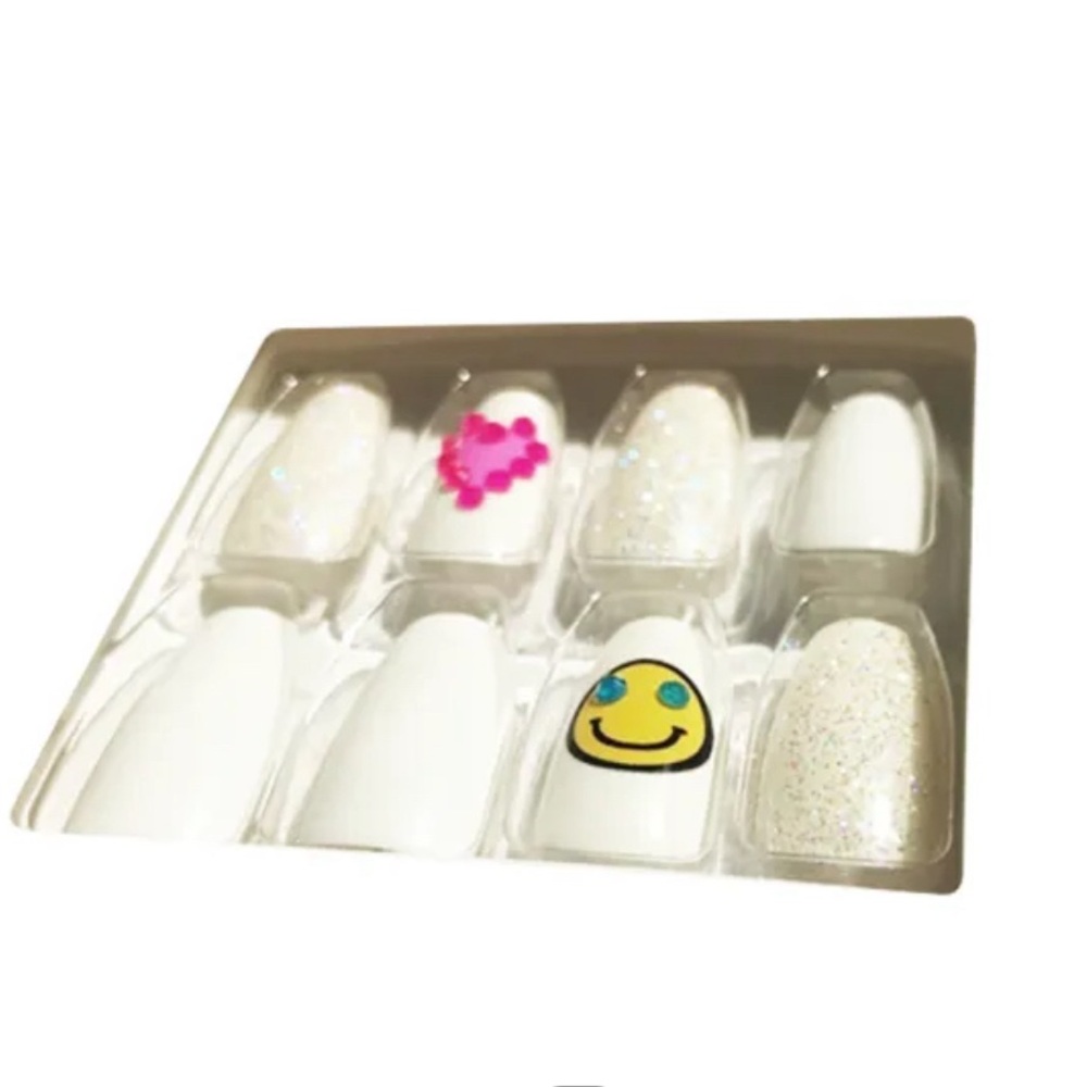 NWT 🙂💖 KISS NY Voguish Fantasy Nails - Glow up - Picture 5 of 12